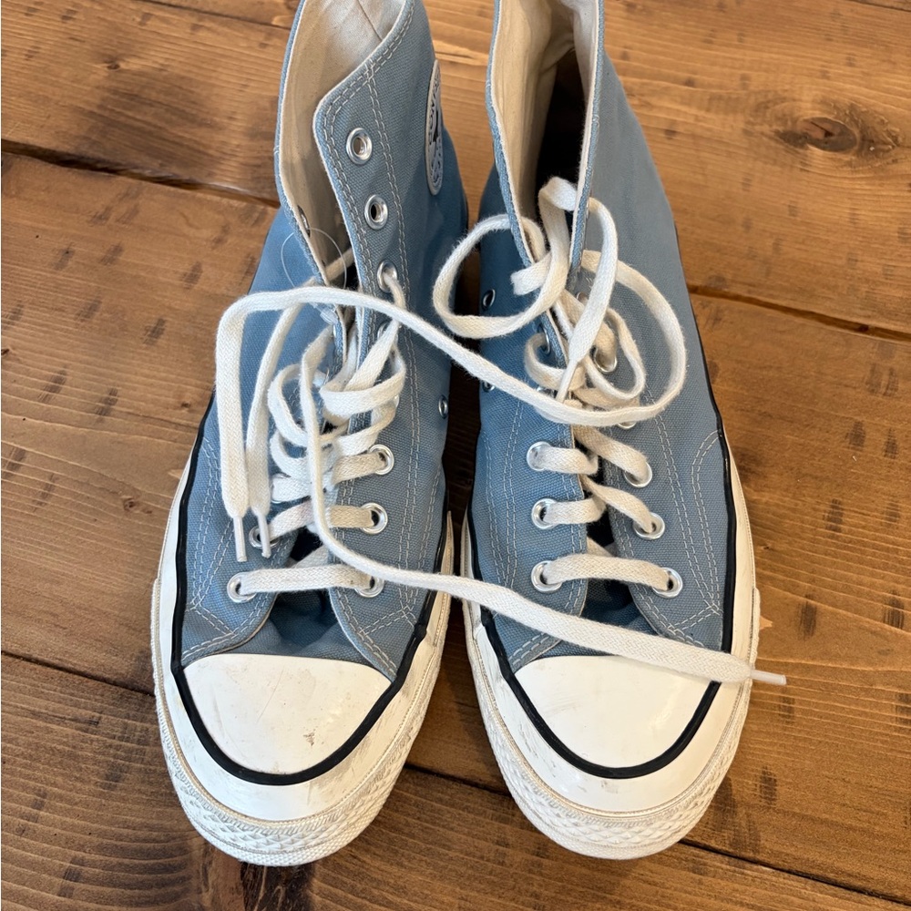 Blue High-Top converse